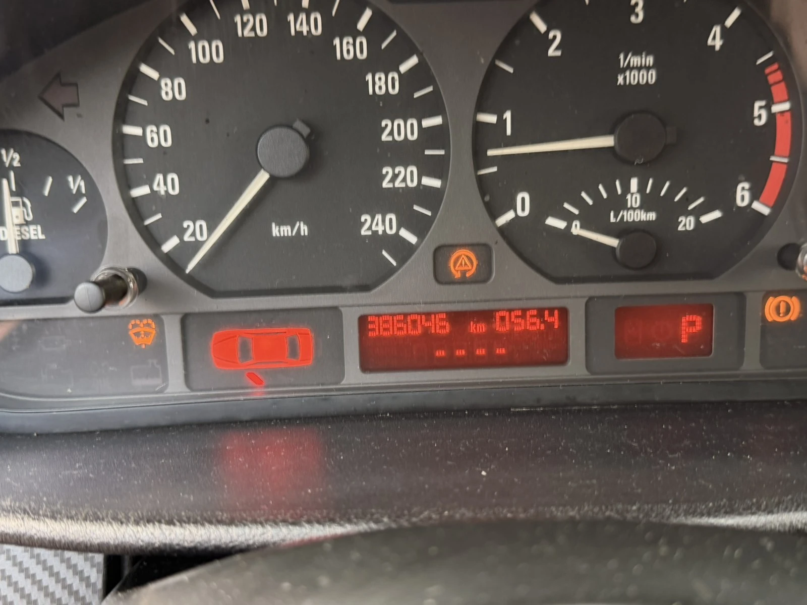 BMW 320, снимка 11 - Автомобили и джипове - 55630624