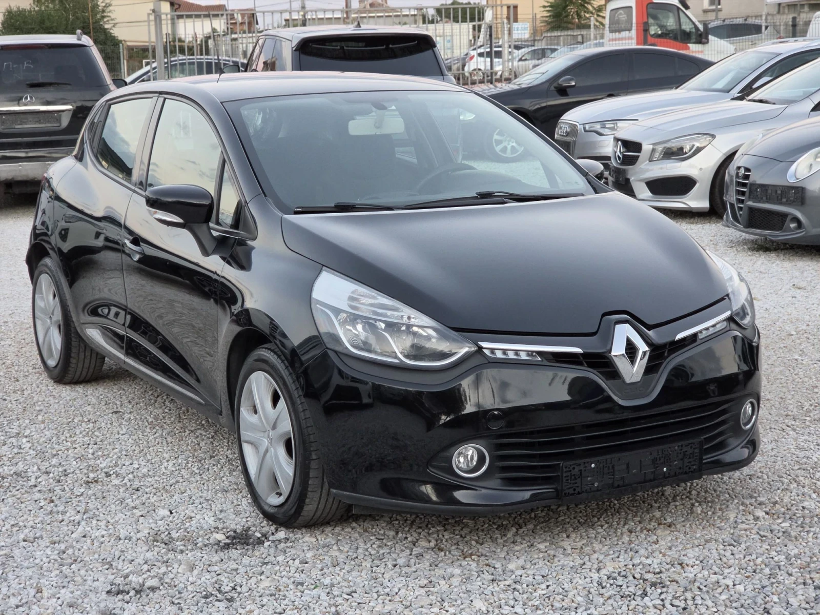 Renault Clio 1.5 dci, снимка 3 - Автомобили и джипове - 55957813