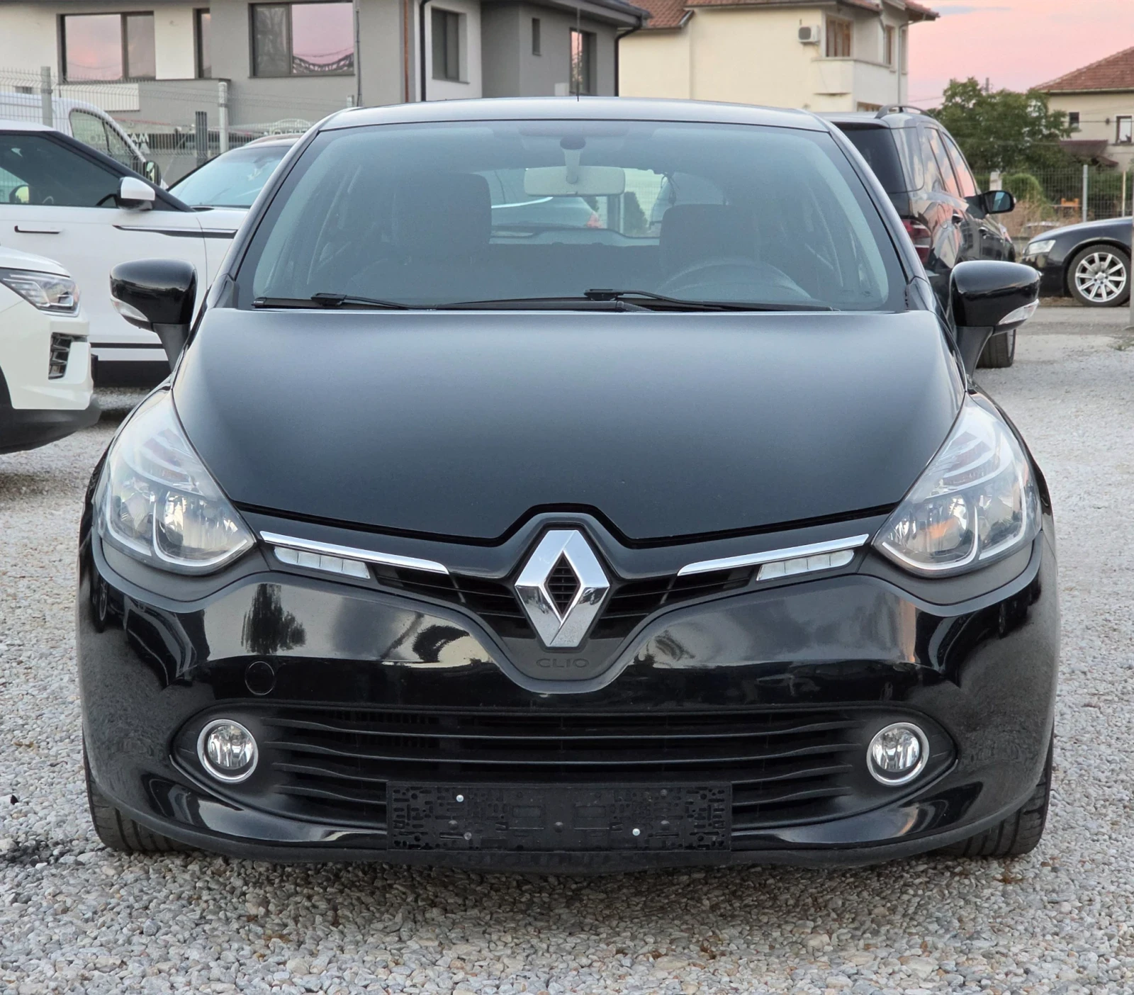 Renault Clio 1.5 dci, снимка 2 - Автомобили и джипове - 55957813