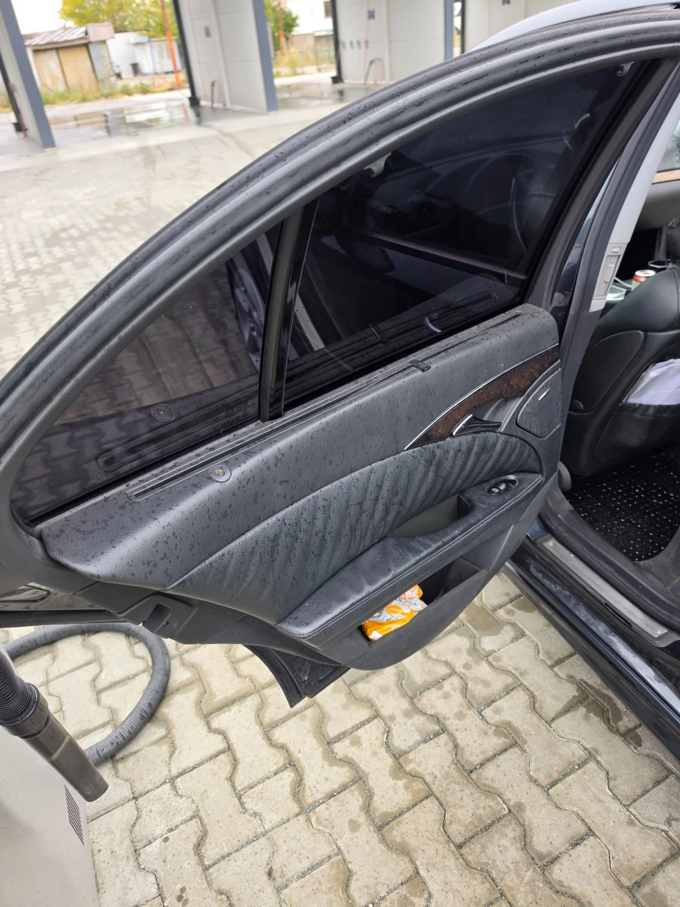 Mercedes-Benz E 220, снимка 8 - Автомобили и джипове - 56505814