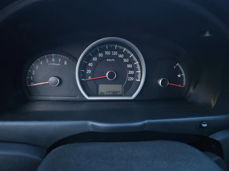 Kia Sportage 2.0GPL, снимка 9 - Автомобили и джипове - 52682408