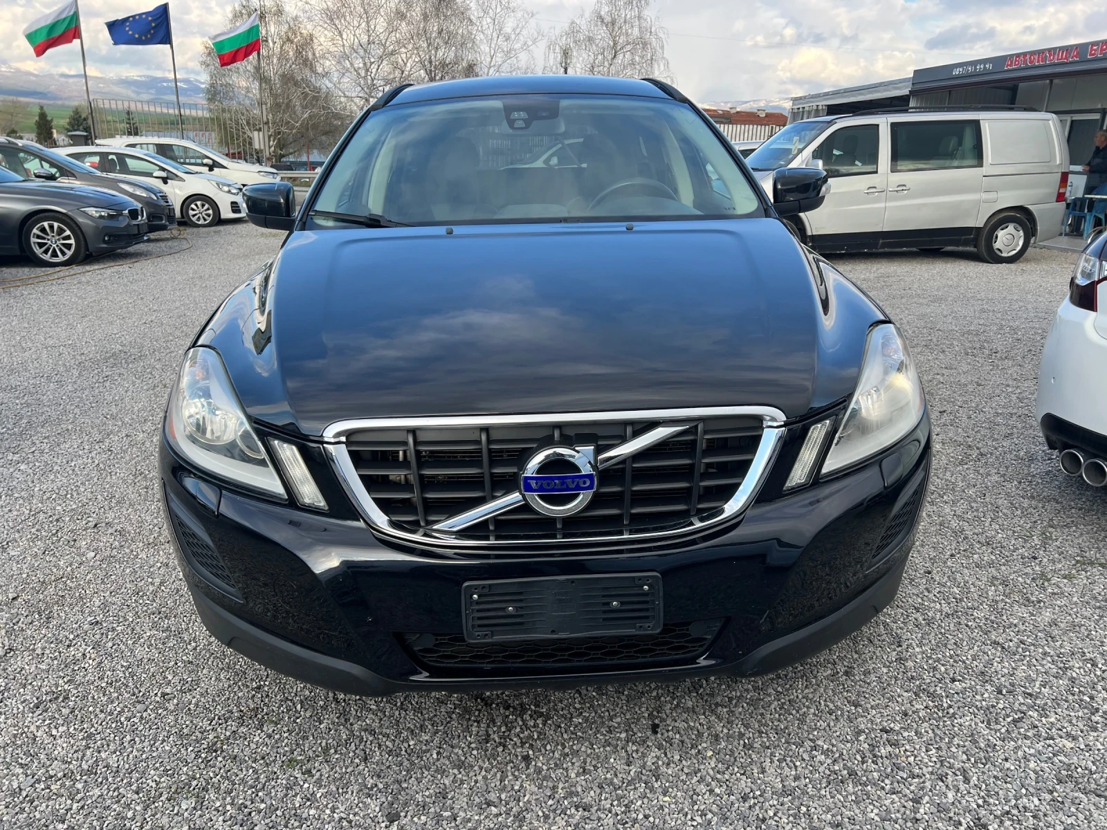 Volvo XC60 2.4D5 AWD - изображение 2