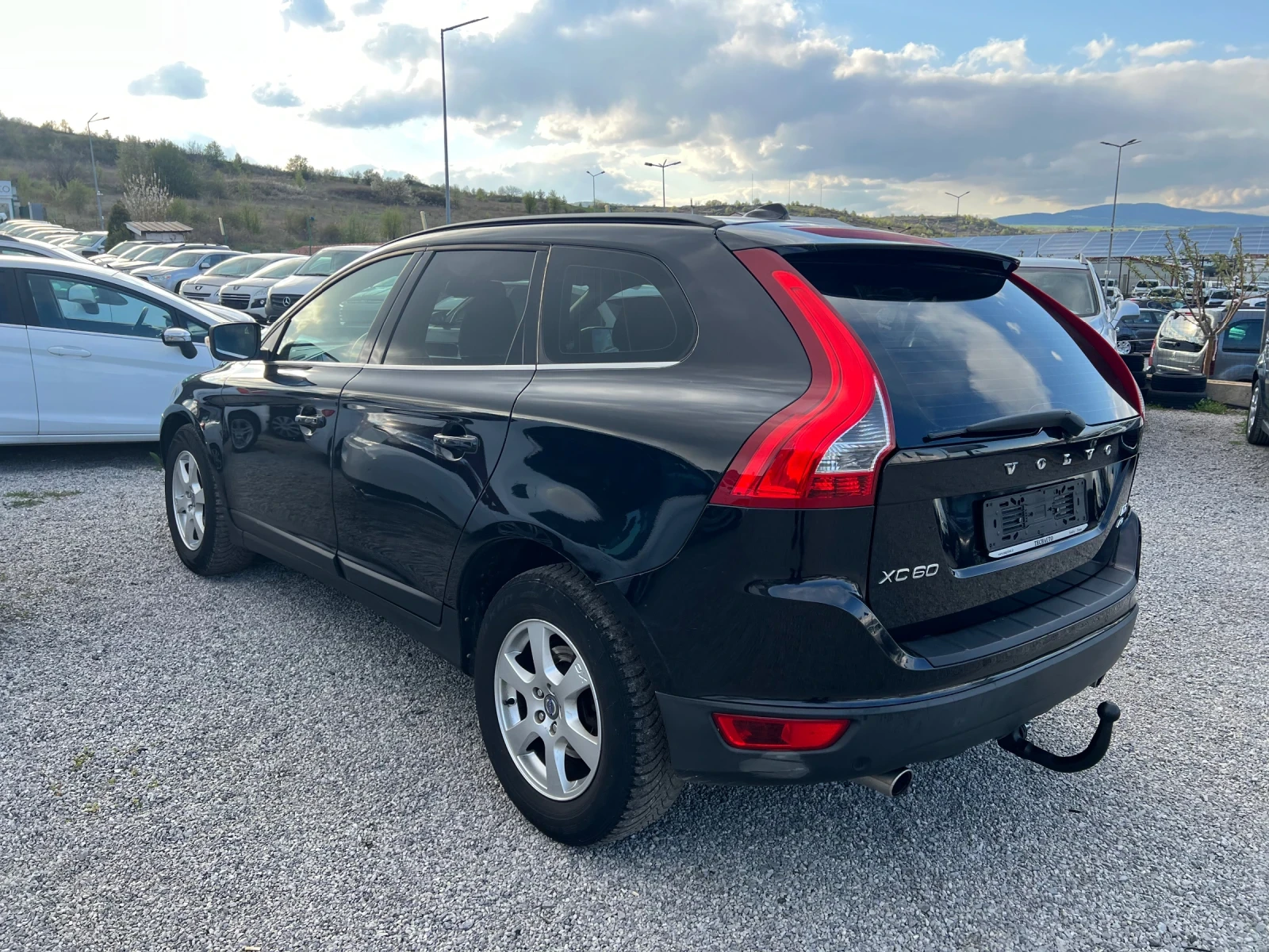 Volvo XC60 2.4D5 AWD - изображение 4