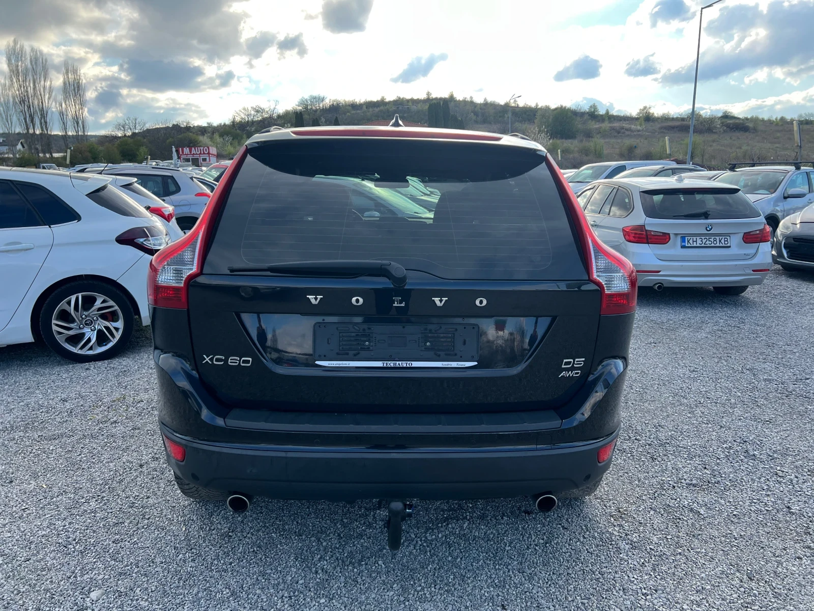 Volvo XC60 2.4D5 AWD - изображение 5