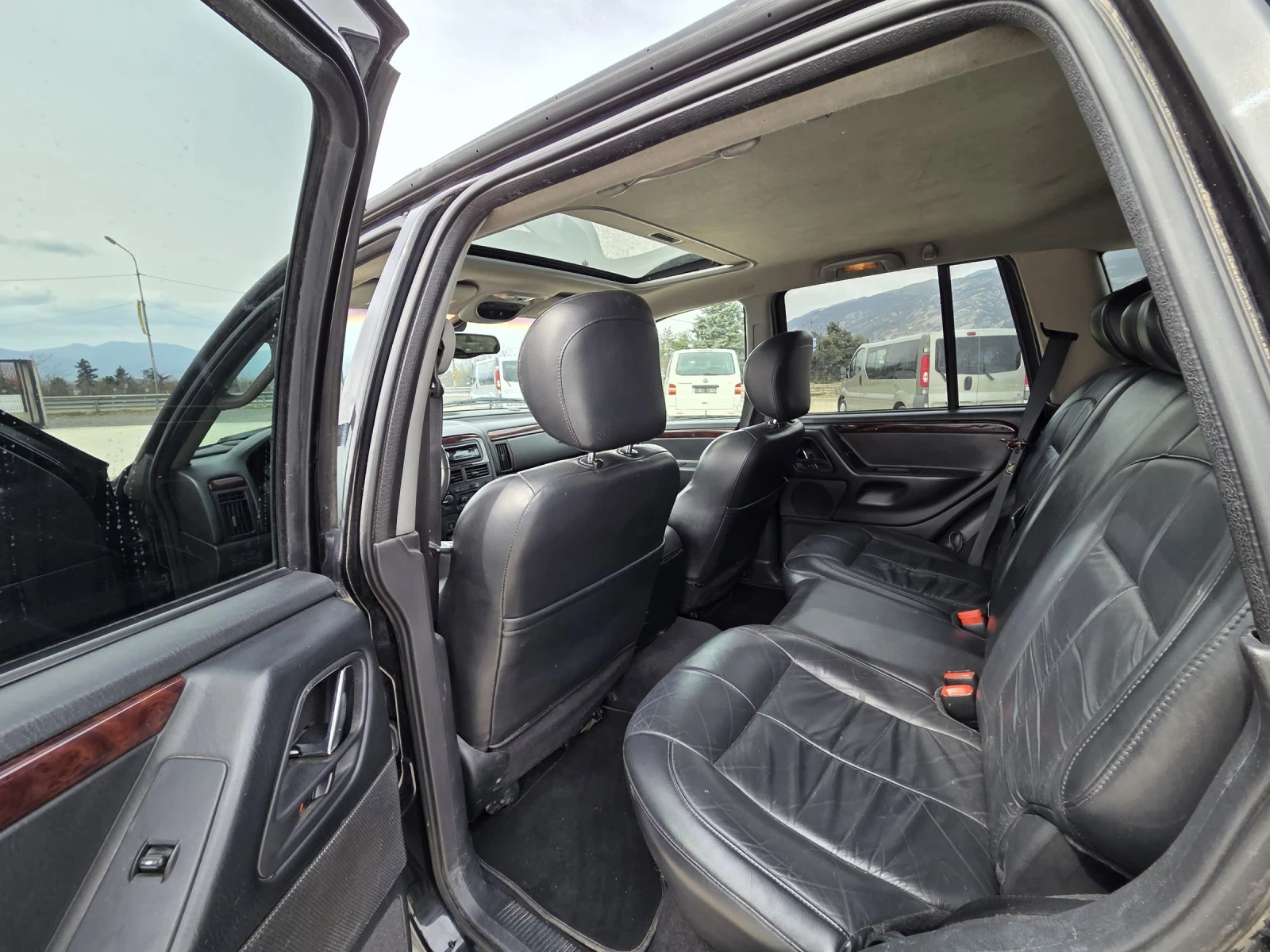 Jeep Grand cherokee OVARLAND EDICION!!! /ITALIQ, снимка 12 - Автомобили и джипове - 53924587