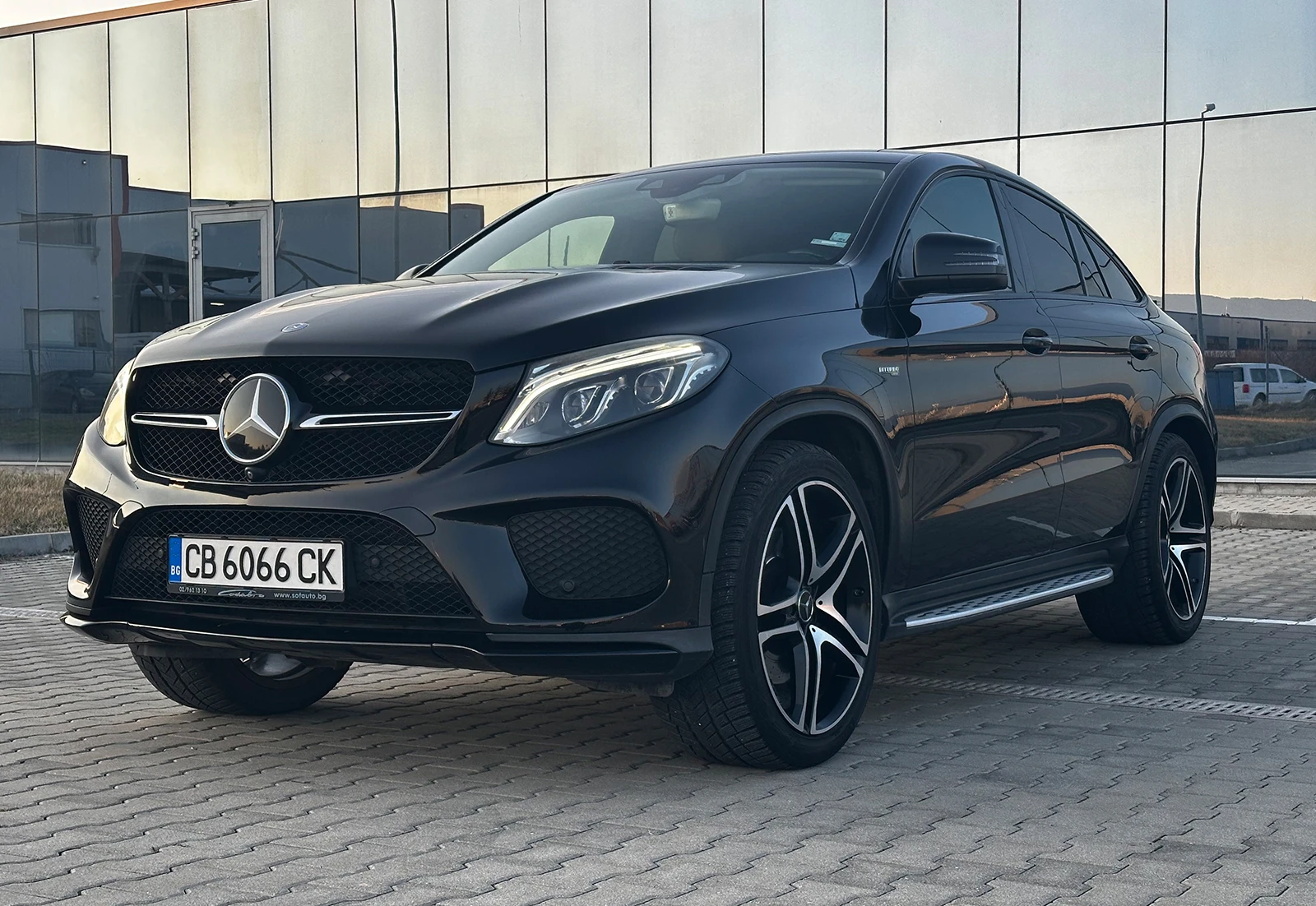 Mercedes-Benz GLE 43 AMG 4MATIC Coupé Night Package/ 360CAM/ ВС.ЕКСТРИ, снимка 2 - Автомобили и джипове - 54017686
