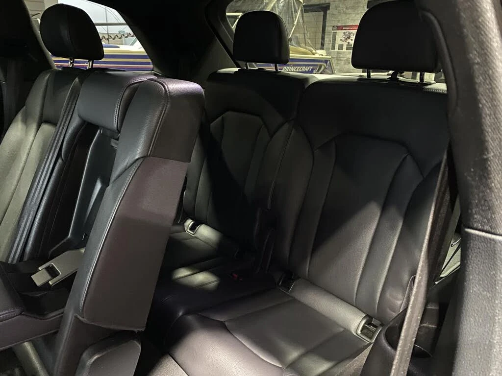 Audi Q7 TECHNIK* BOSE* 360 КАМЕРИ* ПОДГРЕВ* ДИГИТАЛНО ТАБЛ, снимка 14 - Автомобили и джипове - 54429457
