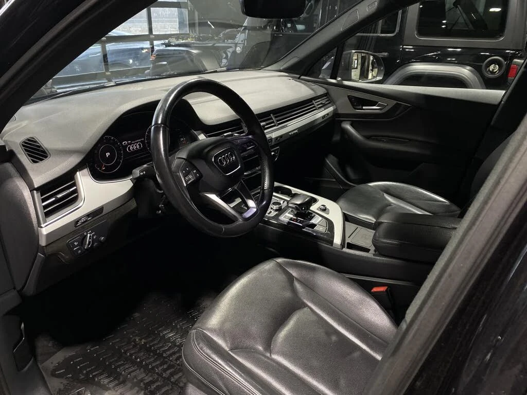 Audi Q7 TECHNIK* BOSE* 360 КАМЕРИ* ПОДГРЕВ* ДИГИТАЛНО ТАБЛ, снимка 7 - Автомобили и джипове - 54429457