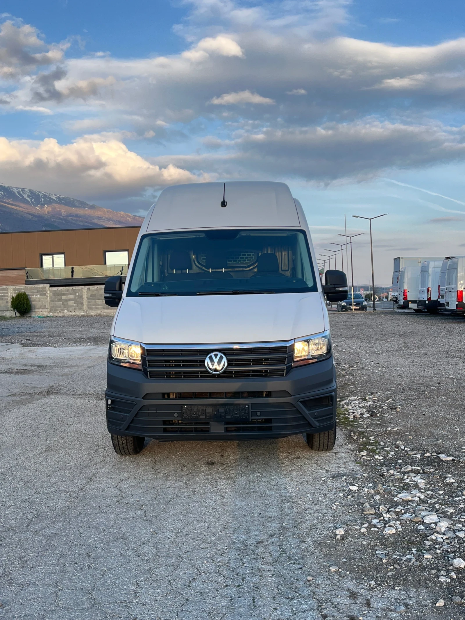 VW Crafter 2.0 TDI XXL, снимка 3 - Бусове и автобуси - 53988315