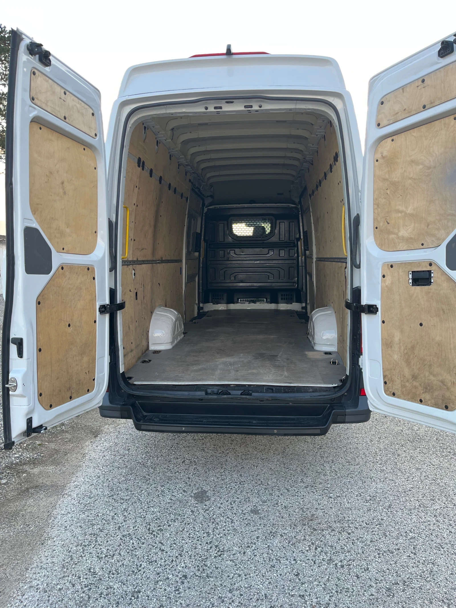 VW Crafter 2.0 TDI XXL, снимка 12 - Бусове и автобуси - 53988315