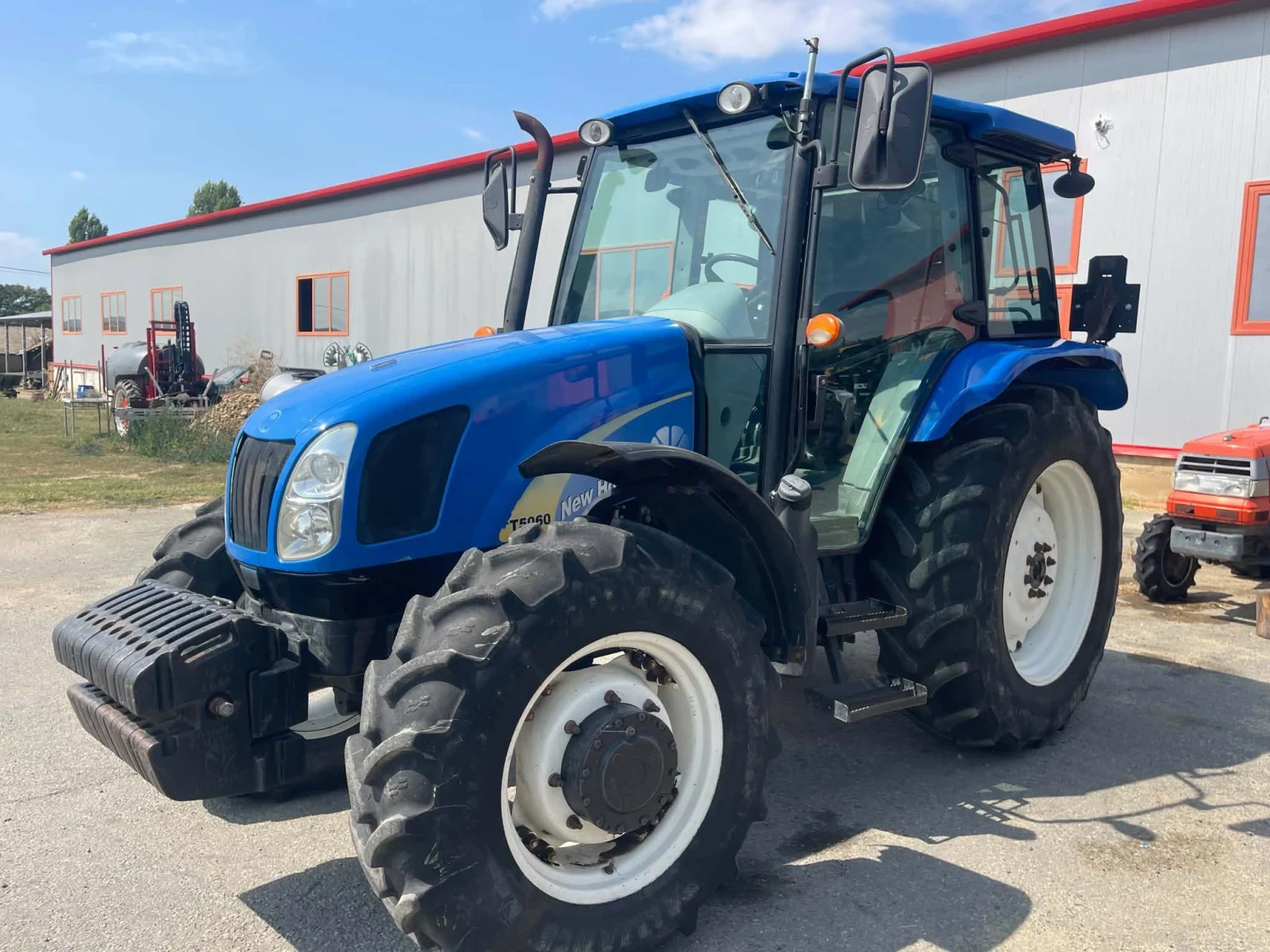 Трактор New Holland T5060