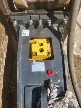 Багер Caterpillar 320CL, снимка 10