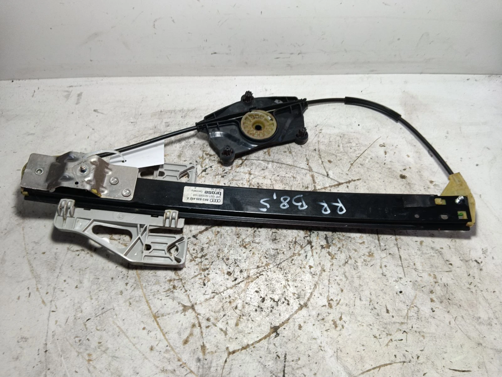 стъклоповдигач заден десен 8K0839462A Audi A4