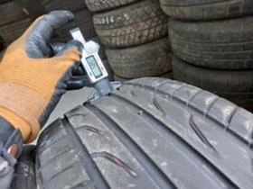 Гуми Летни 235/45R19, снимка 4