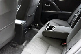 Toyota Avensis D4-D, снимка 10