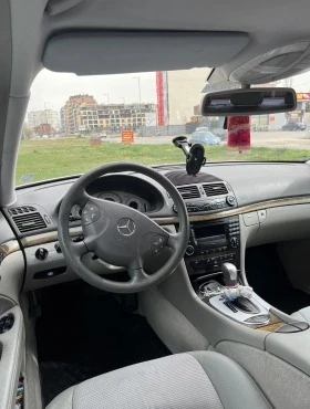 Mercedes-Benz E 320, снимка 9