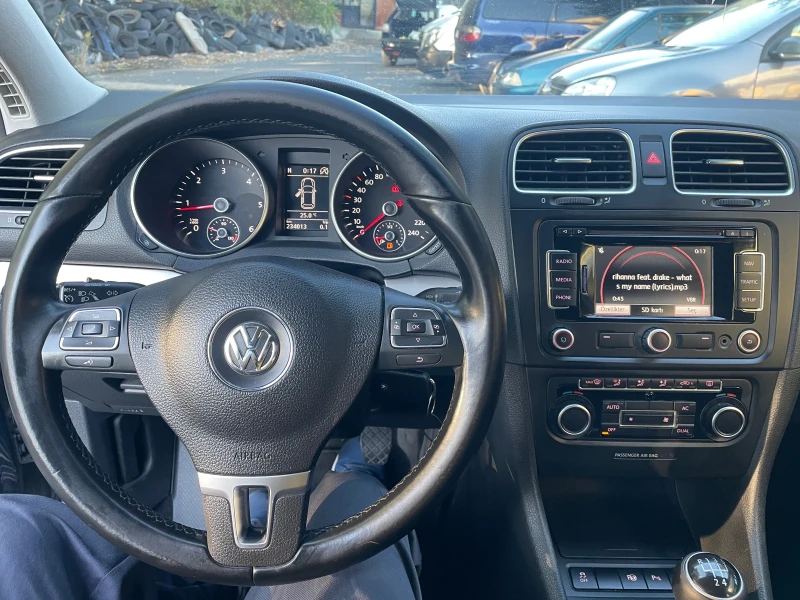 VW Golf 1.6tdi Navi , снимка 7 - Автомобили и джипове - 47624291