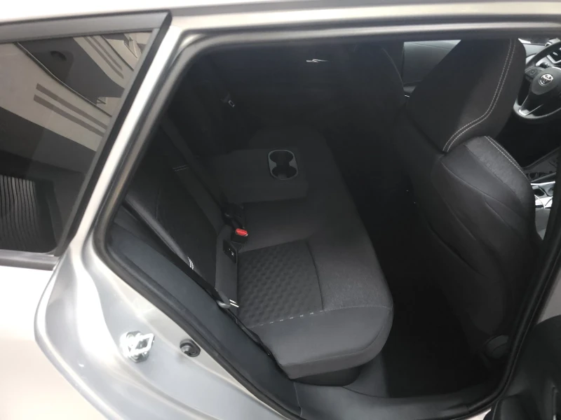 Toyota Corolla 1.8 ХИБРИД , снимка 13 - Автомобили и джипове - 52397178