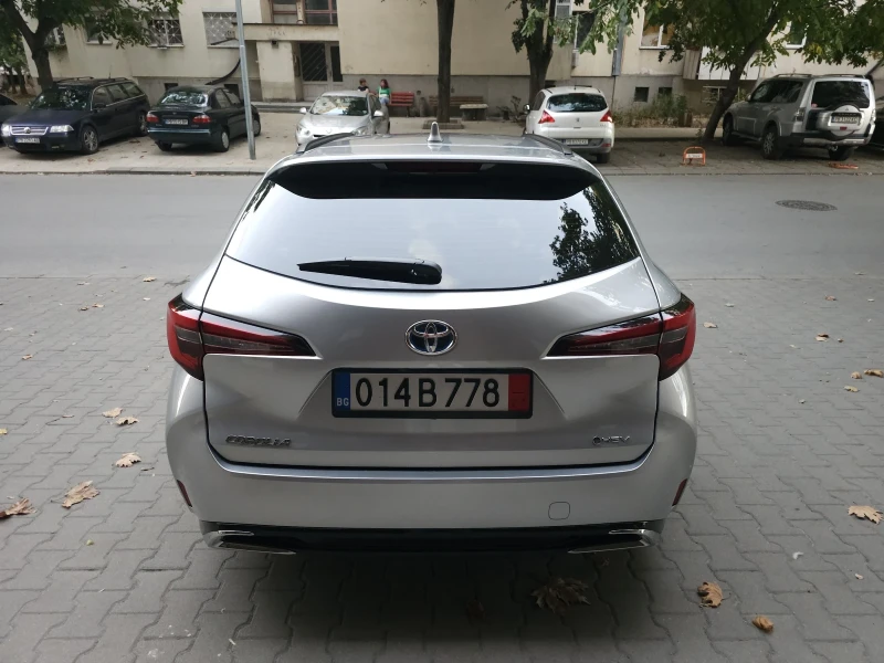 Toyota Corolla 1.8 ХИБРИД , снимка 6 - Автомобили и джипове - 52397178