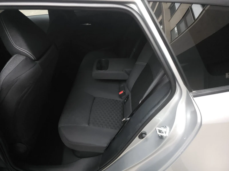 Toyota Corolla 1.8 ХИБРИД , снимка 12 - Автомобили и джипове - 52397178