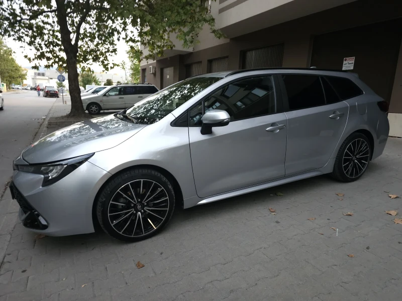 Toyota Corolla 1.8 ХИБРИД , снимка 4 - Автомобили и джипове - 52397178