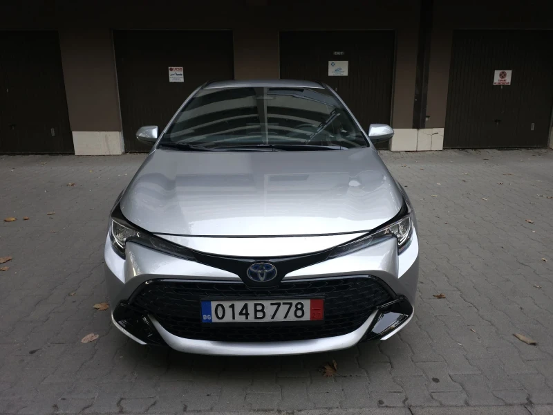 Toyota Corolla 1.8 ХИБРИД 