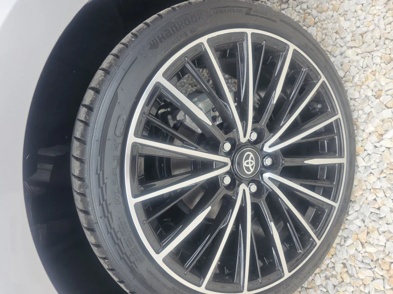 Toyota Corolla 1.8 ХИБРИД , снимка 17 - Автомобили и джипове - 52397178