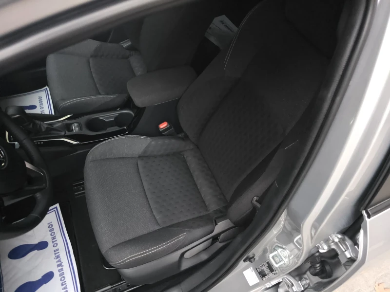 Toyota Corolla 1.8 ХИБРИД , снимка 10 - Автомобили и джипове - 52397178