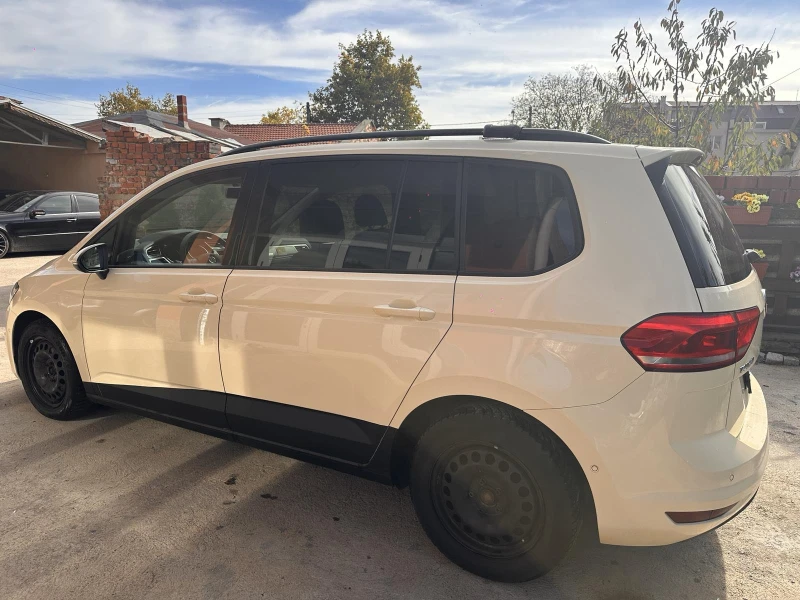 VW Touran 2.0 TDI DSG, снимка 2 - Автомобили и джипове - 52246267
