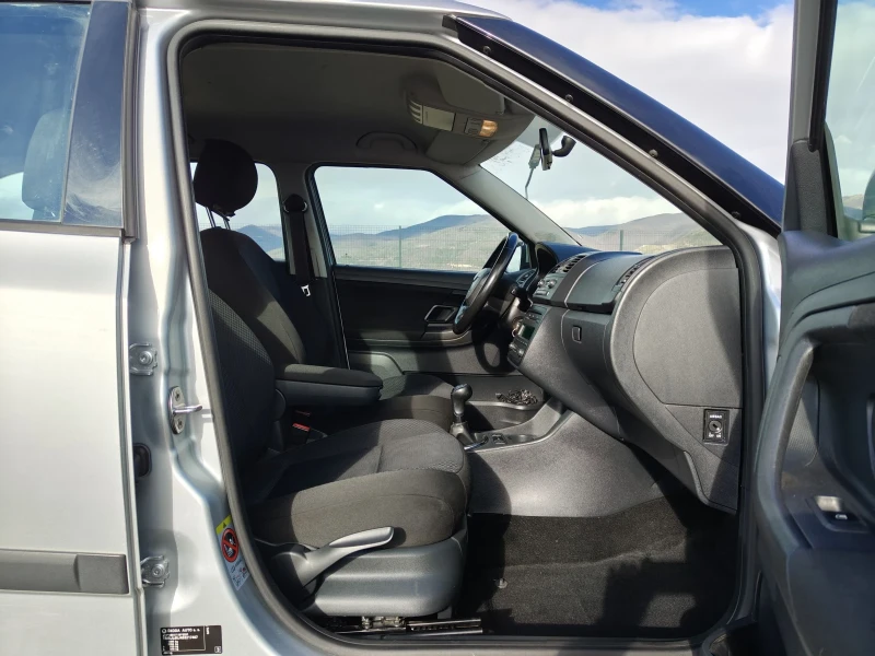 Skoda Fabia 1.6TDI FACELIFT CAMMONRAIL, снимка 12 - Автомобили и джипове - 53392721