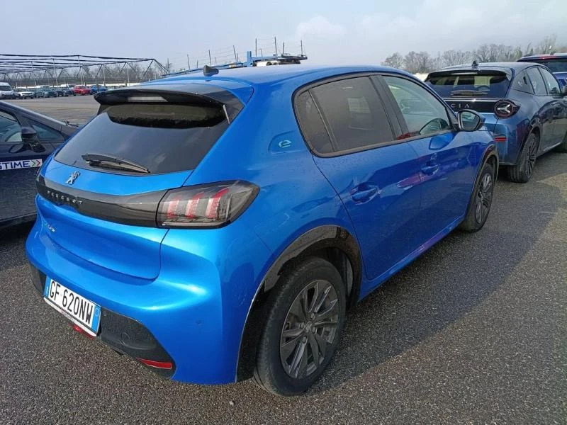 Peugeot 208 50 kWh Allure Pack, снимка 3 - Автомобили и джипове - 55389164