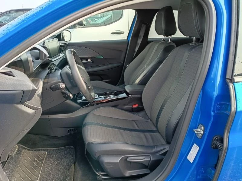 Peugeot 208 50 kWh Allure Pack, снимка 11 - Автомобили и джипове - 55389164