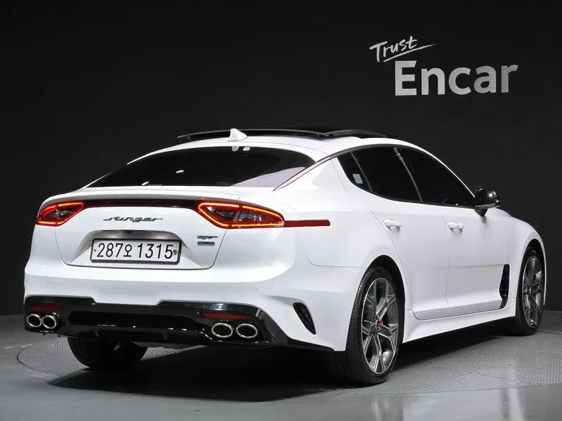 Kia Stinger 3.3 AWD GT - САМО 30% АВАНС, снимка 2 - Автомобили и джипове - 55889025