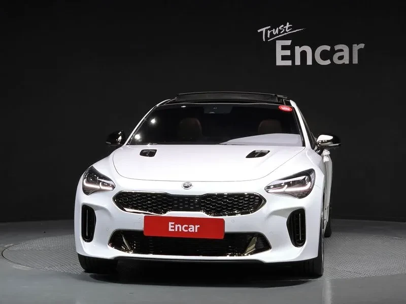 Kia Stinger 3.3 AWD GT - САМО 30% АВАНС, снимка 3 - Автомобили и джипове - 55889025