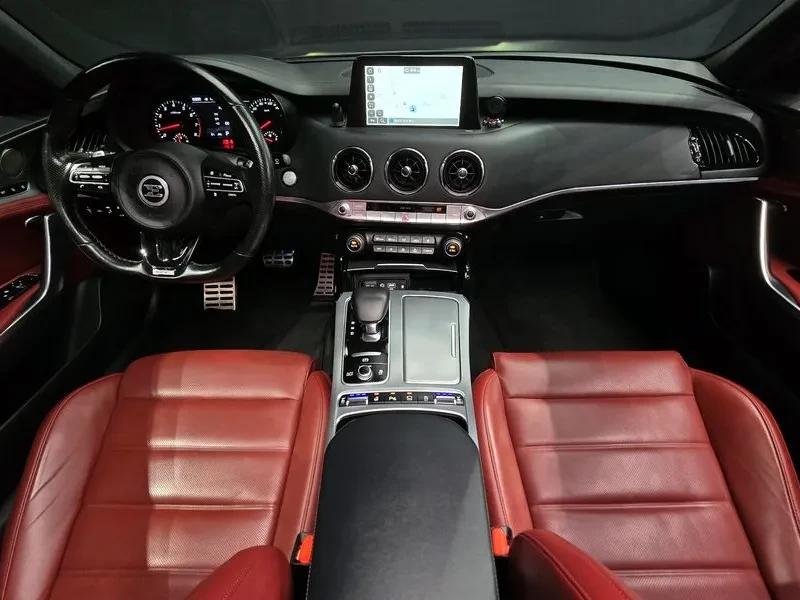 Kia Stinger 3.3 AWD GT - САМО 30% АВАНС, снимка 7 - Автомобили и джипове - 55889025