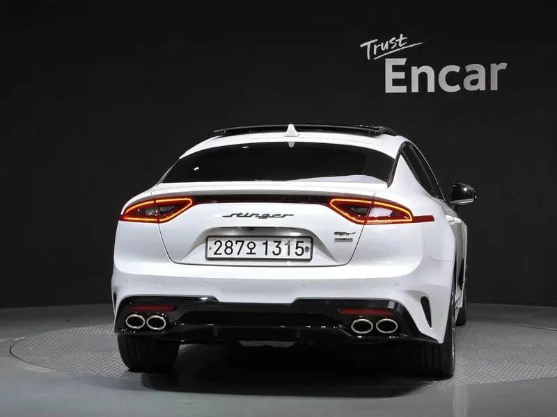 Kia Stinger 3.3 AWD GT - САМО 30% АВАНС, снимка 4 - Автомобили и джипове - 55889025