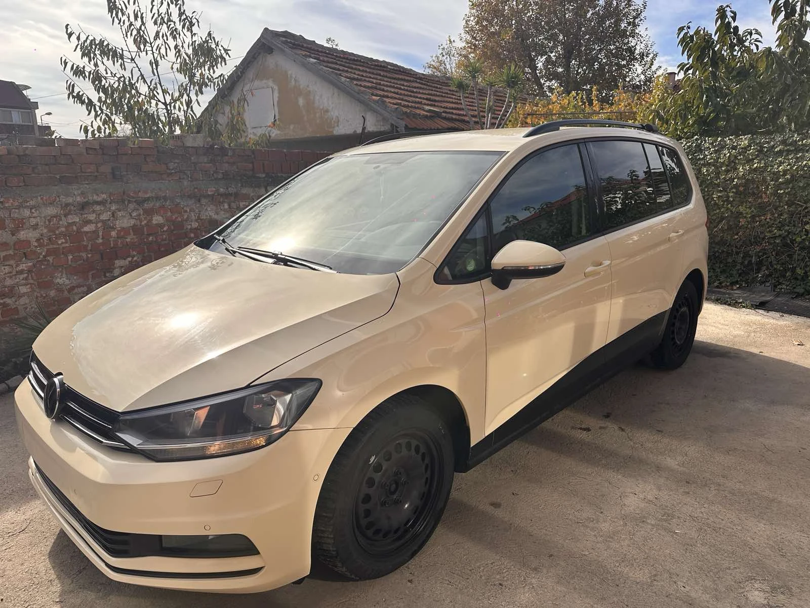 VW Touran 2.0 TDI DSG, снимка 1