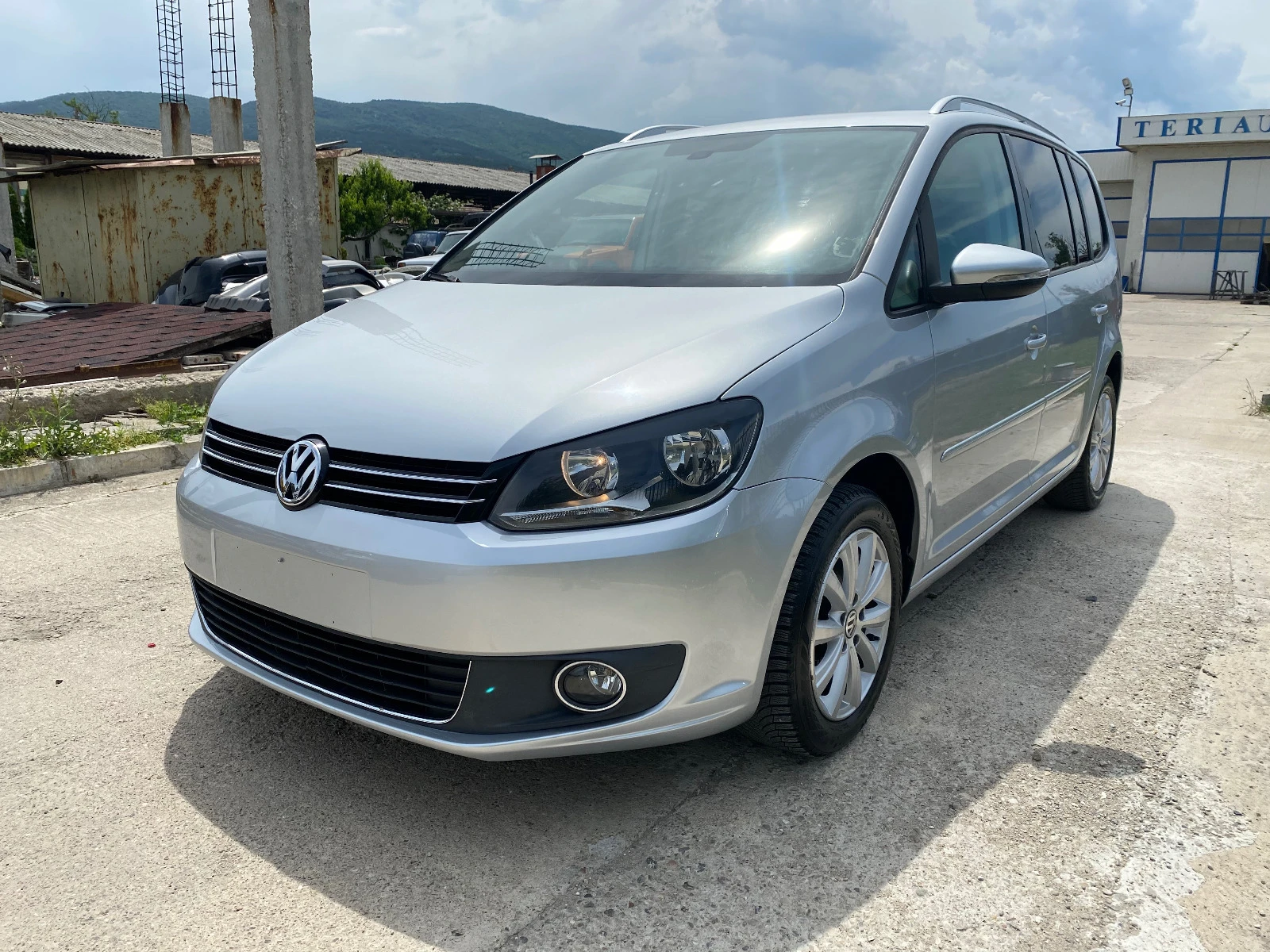 VW Touran 2.0TDI*DSG6*NAVI*ITA*185км. РЕАЛНИ! - изображение 6