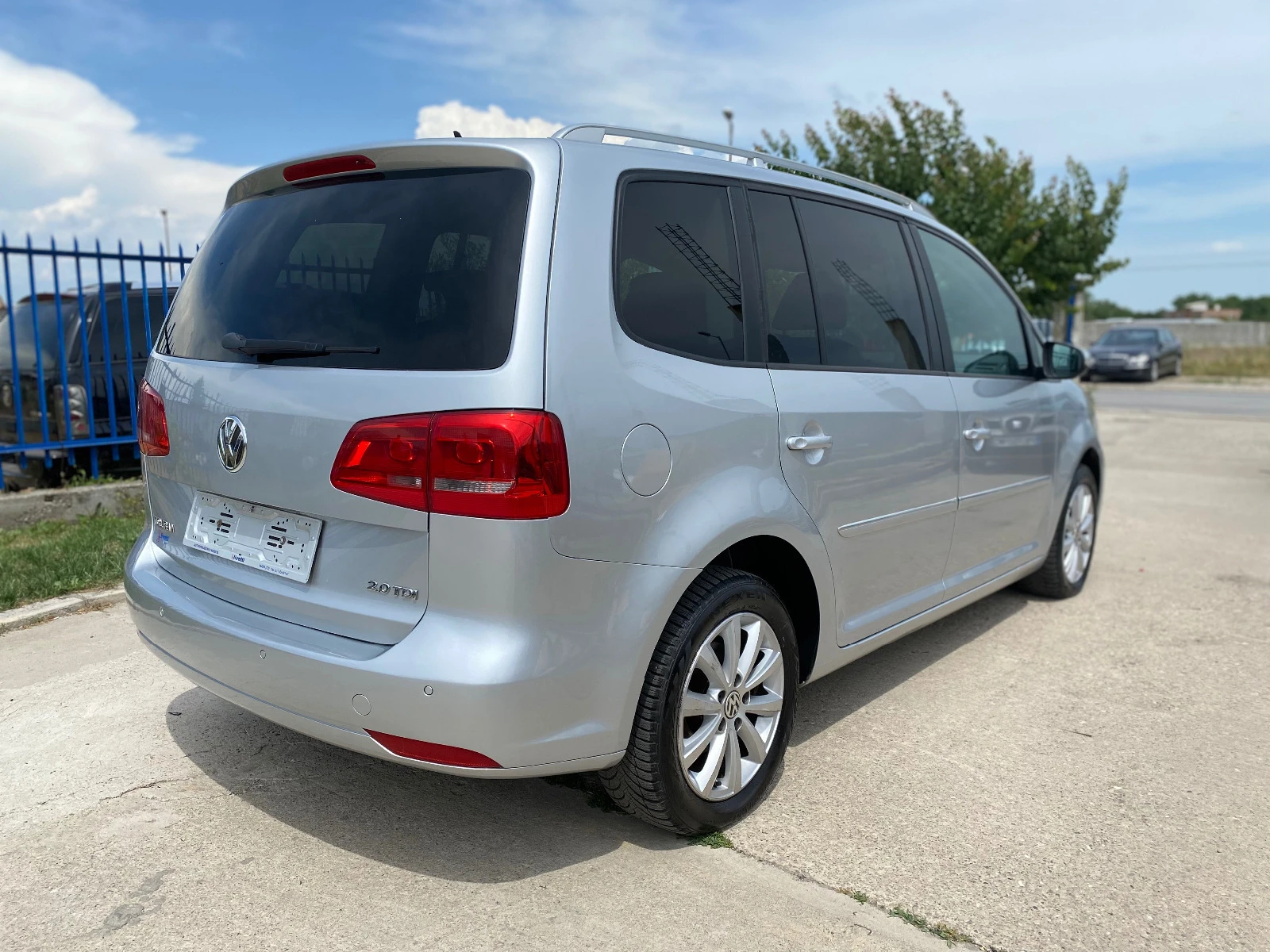 VW Touran 2.0TDI*DSG6*NAVI*ITA*185км. РЕАЛНИ! - изображение 3