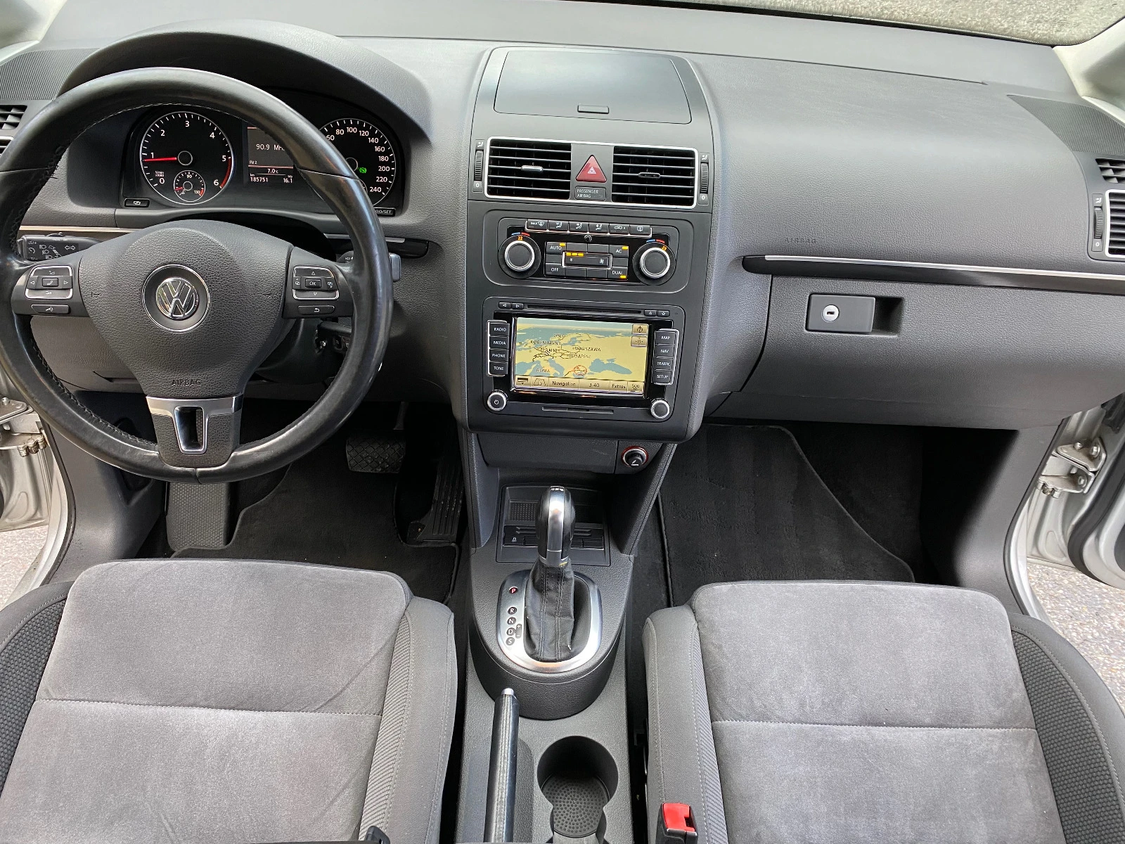 VW Touran 2.0TDI*DSG6*NAVI*ITA*185км. РЕАЛНИ! - изображение 9