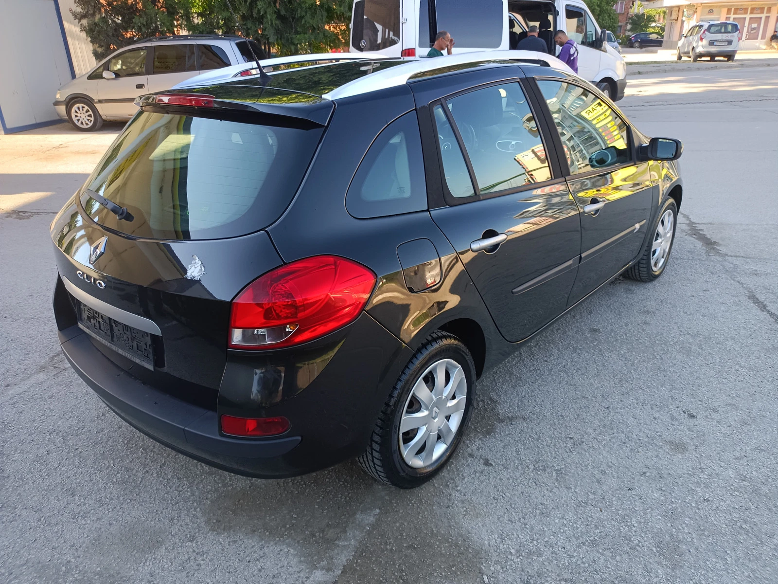 Renault Clio 1.2i - изображение 9