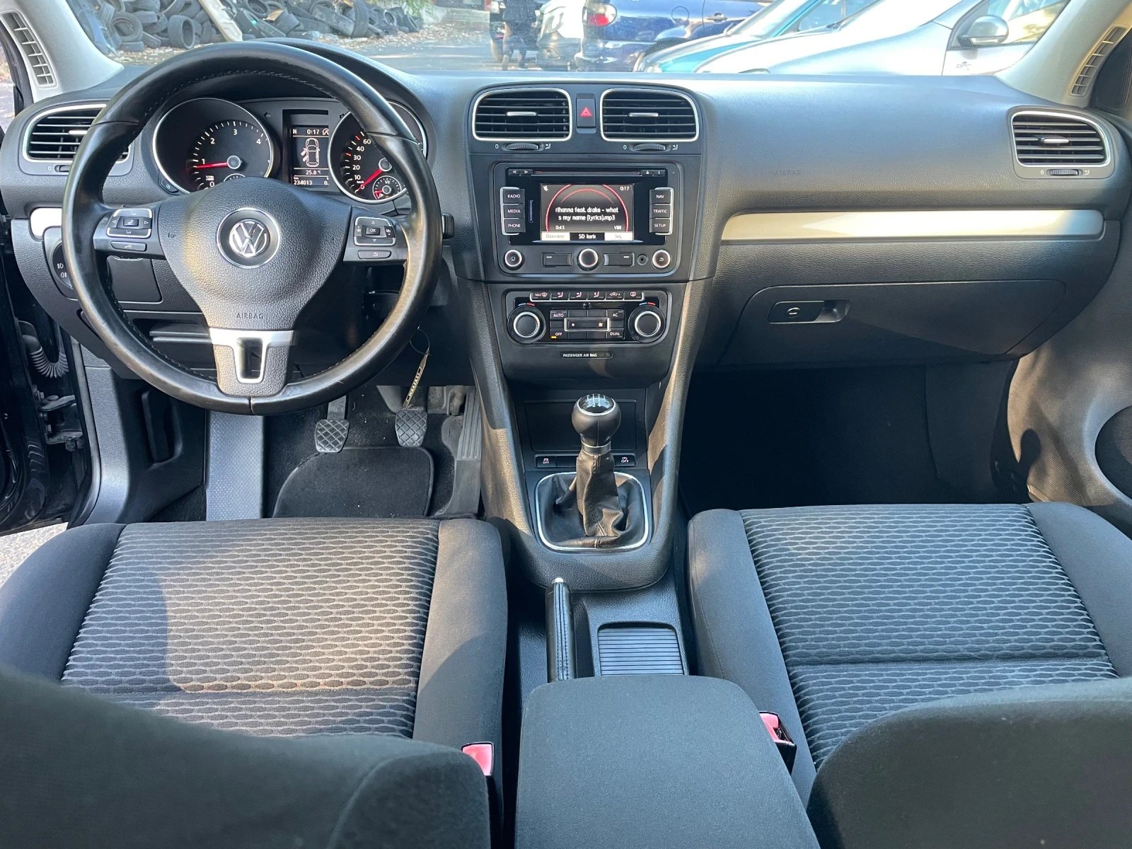 VW Golf 1.6tdi Navi  - изображение 6