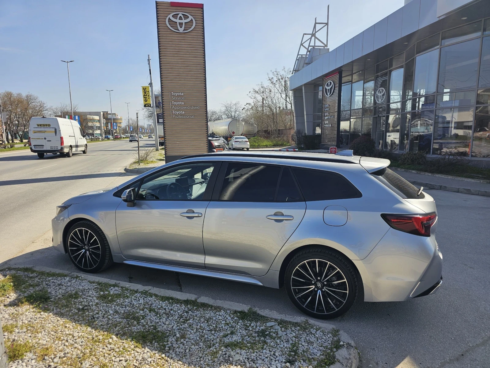 Toyota Corolla 1.8 ХИБРИД , снимка 2 - Автомобили и джипове - 53117197