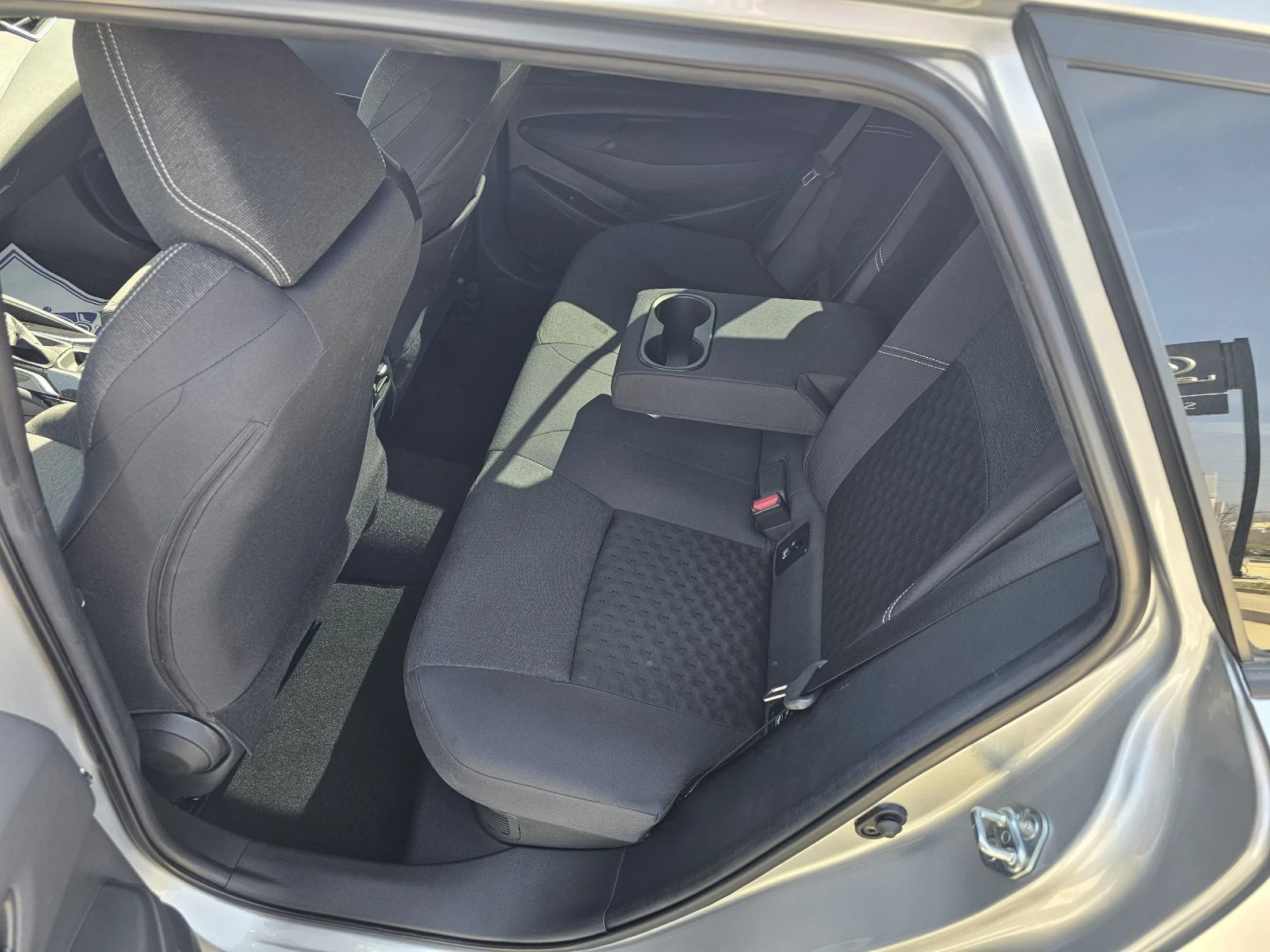 Toyota Corolla 1.8 ХИБРИД , снимка 12 - Автомобили и джипове - 53117197