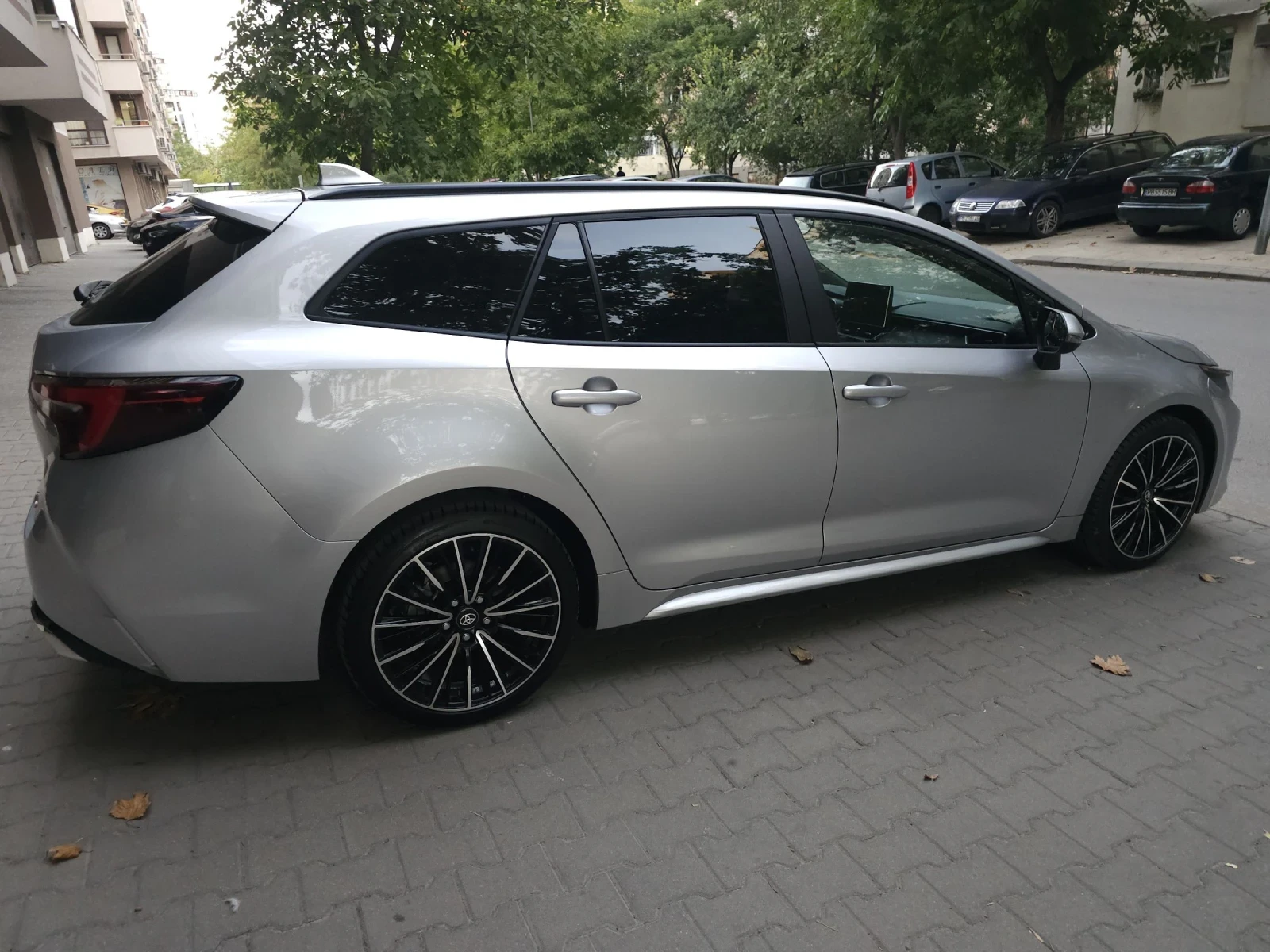 Toyota Corolla 1.8 ХИБРИД  - изображение 3