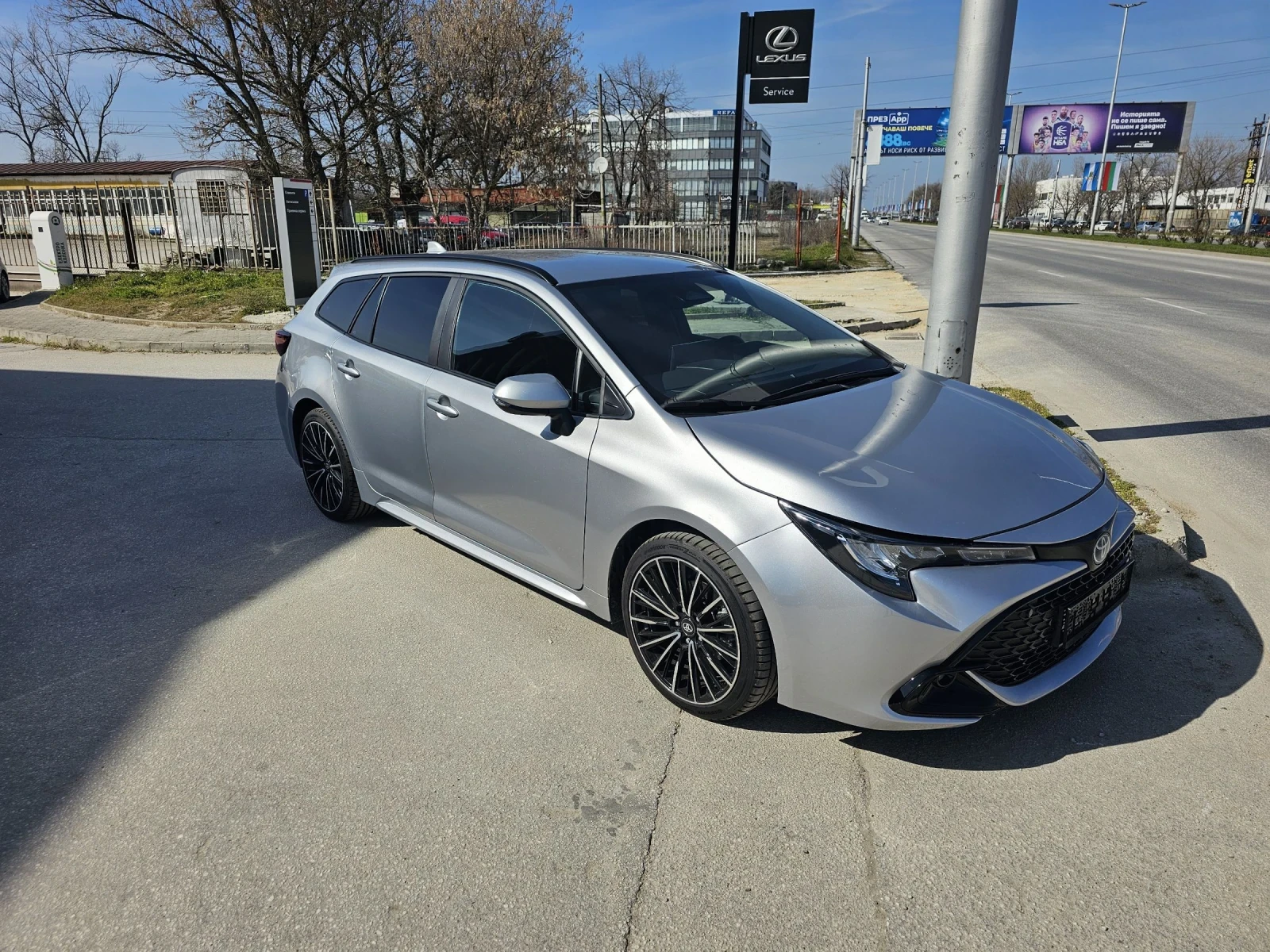 Toyota Corolla 1.8 ХИБРИД , снимка 4 - Автомобили и джипове - 53117197