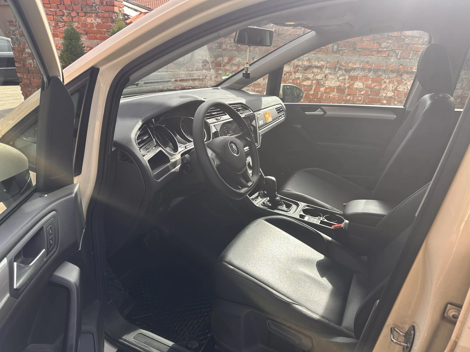 VW Touran 2.0 TDI DSG - изображение 5