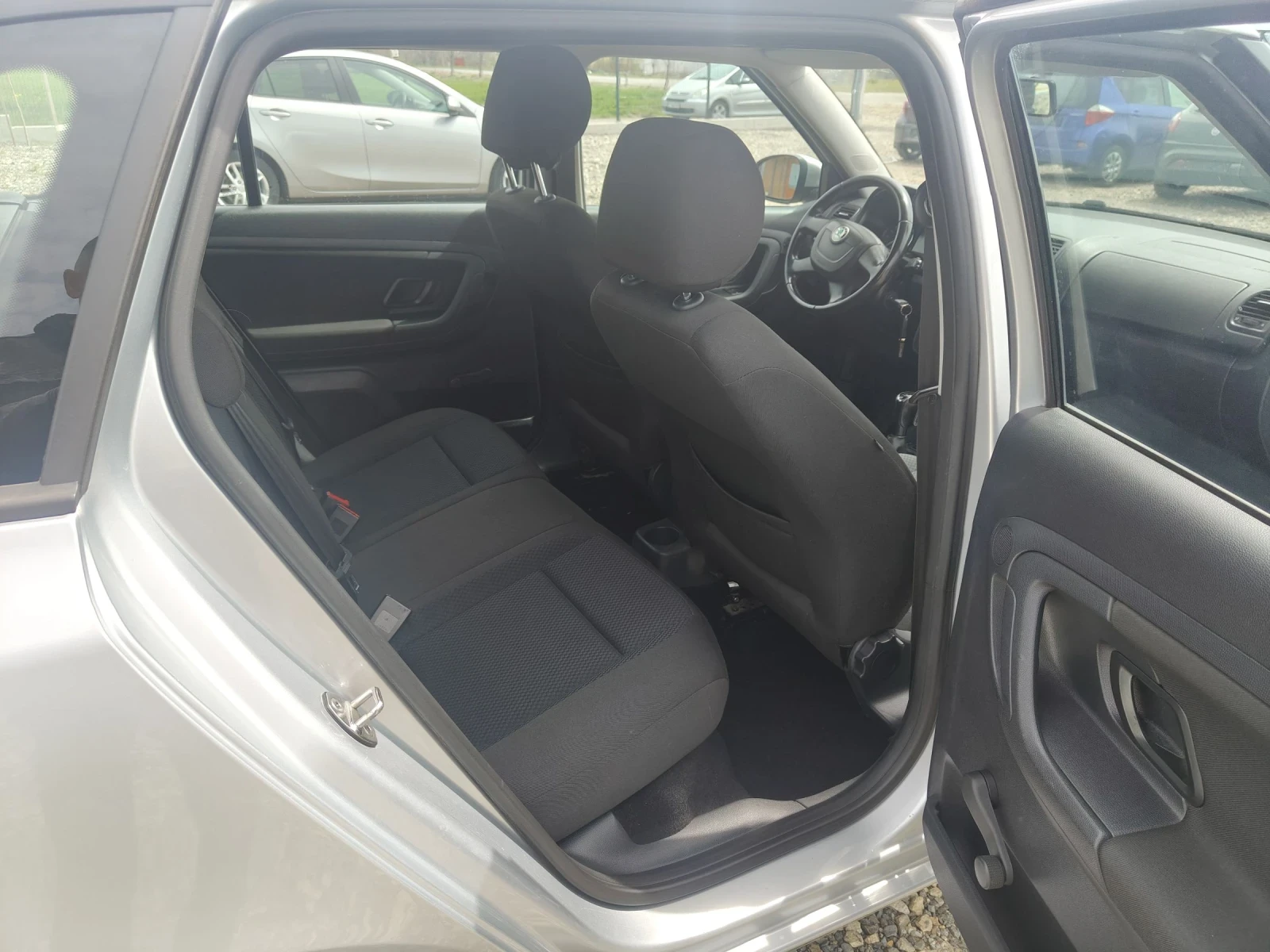 Skoda Fabia 1.6TDI FACELIFT CAMMONRAIL, снимка 14 - Автомобили и джипове - 53392721
