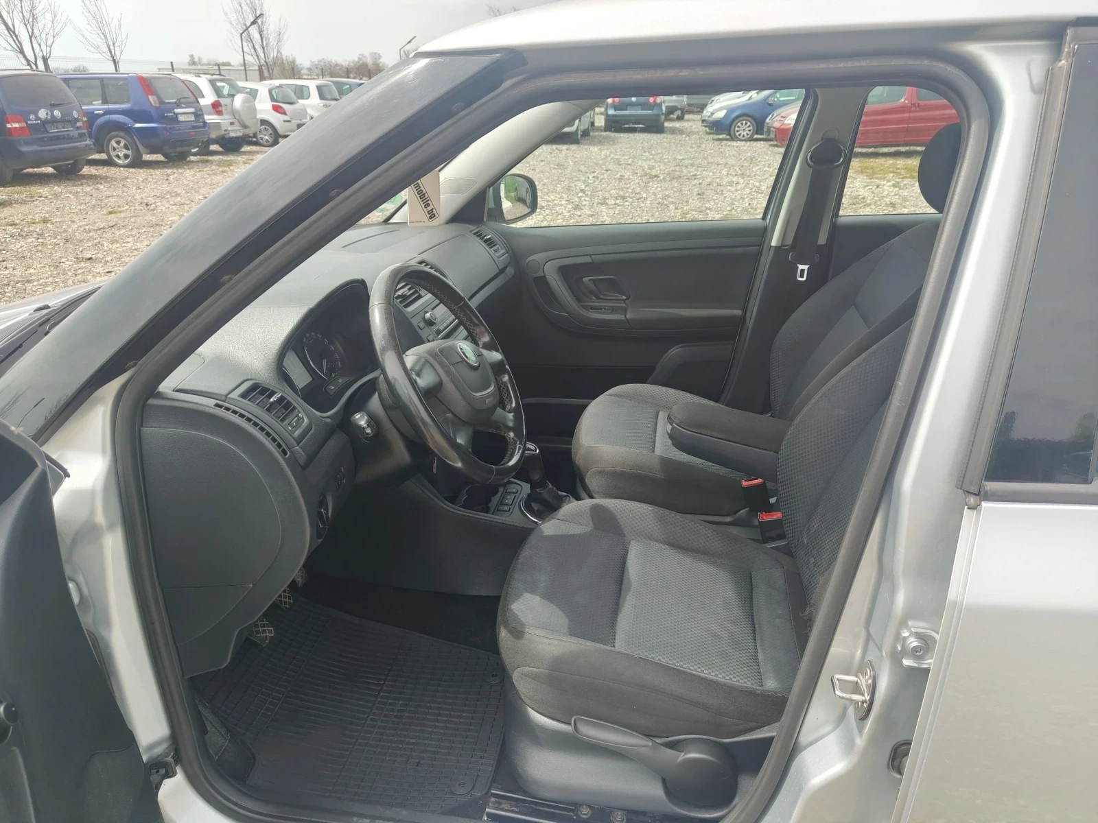 Skoda Fabia 1.6TDI FACELIFT CAMMONRAIL, снимка 10 - Автомобили и джипове - 53392721