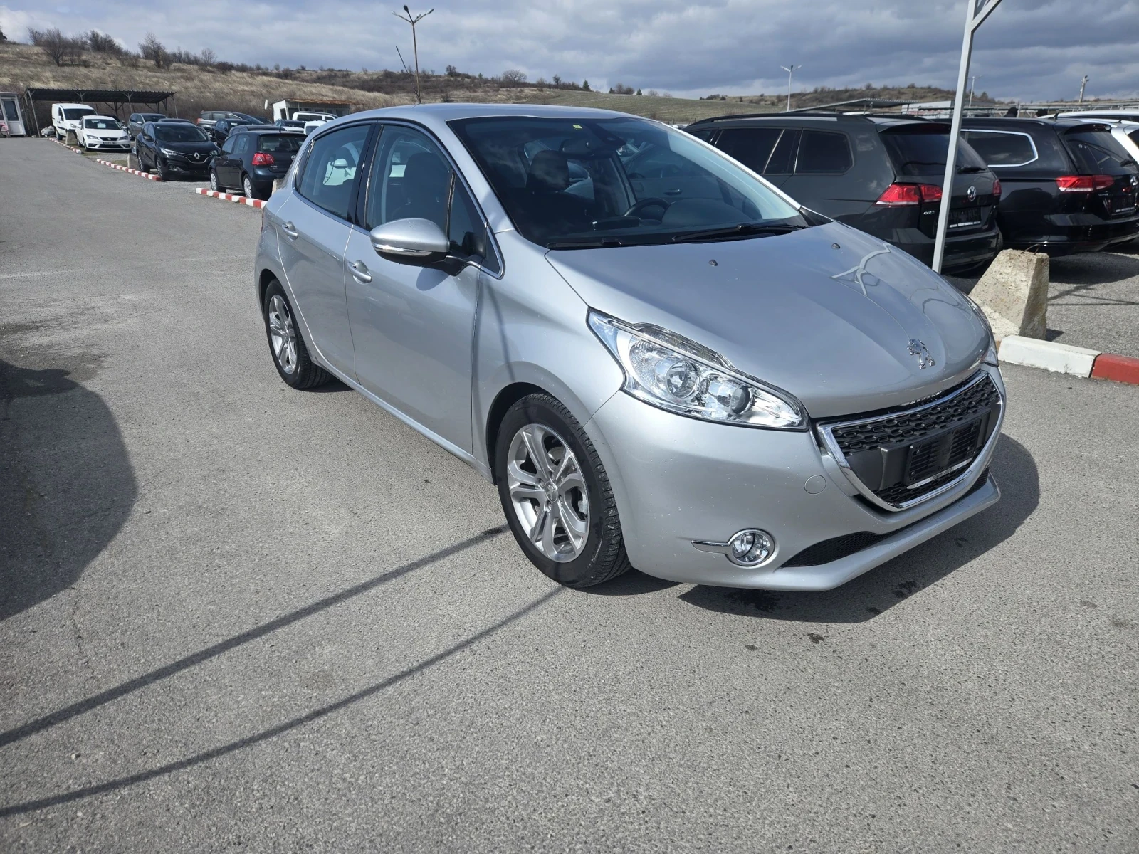Peugeot 208 1.2 | Mobile.bg � ����������� 8